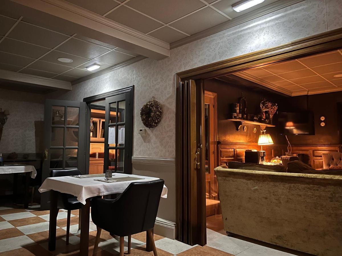Gasthaus Casona Naviega Navia Exterior foto